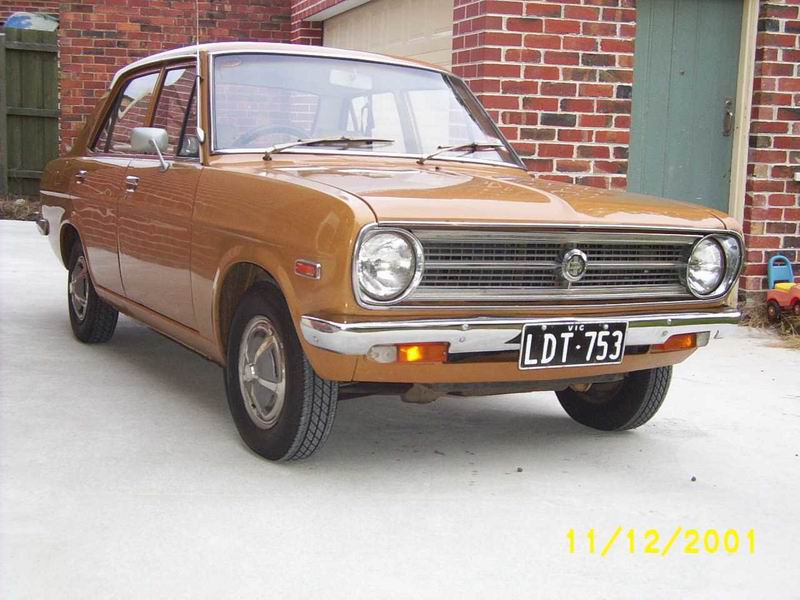 1972 datsun b210 4 door