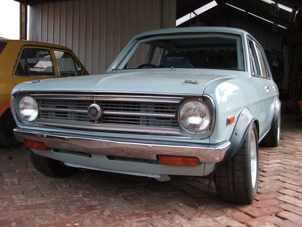 datsun 1200 fender flares