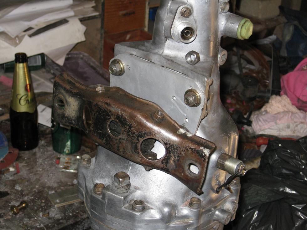Revised gearbox mount. Revised gearbox mount.